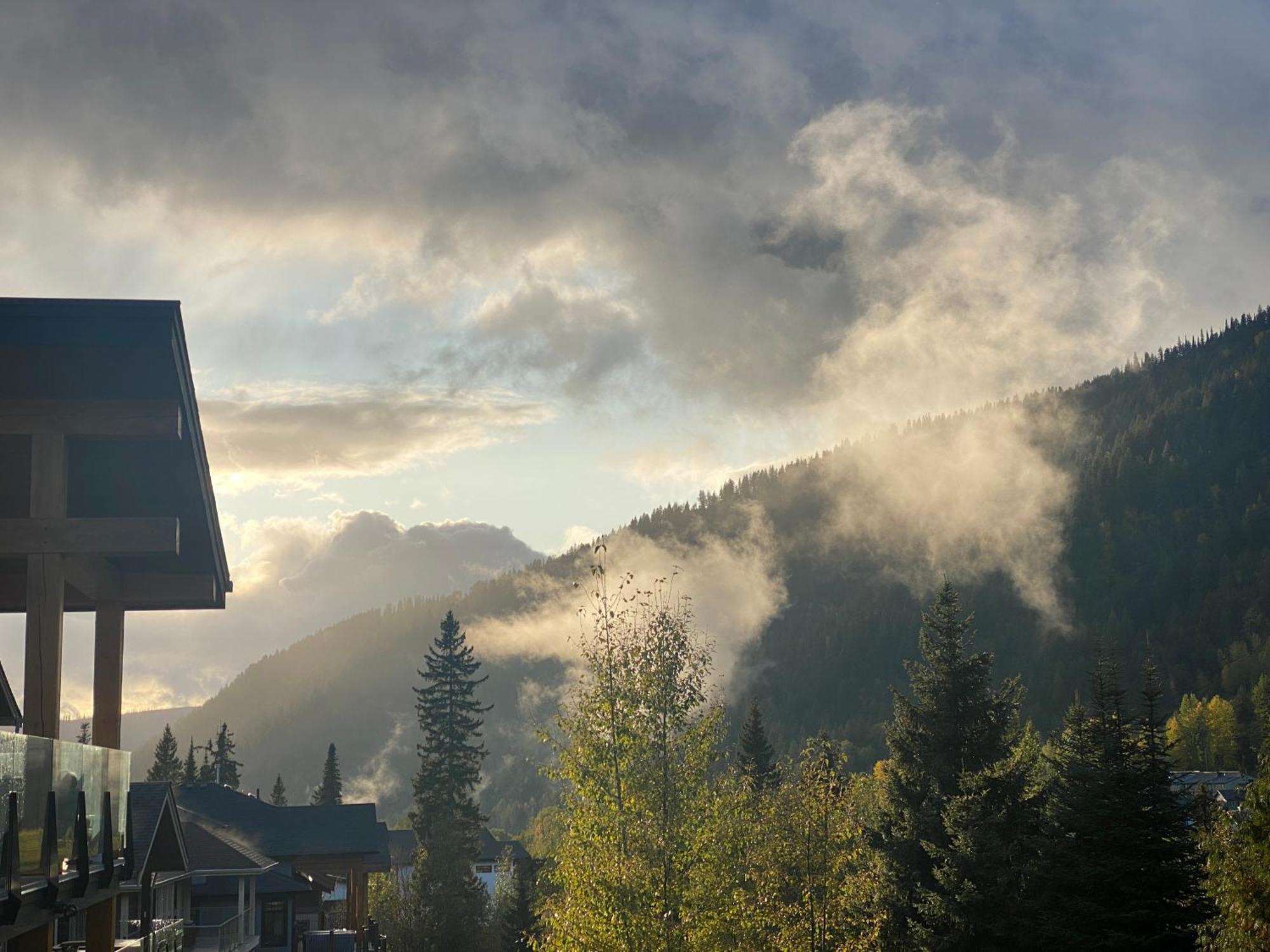 Morrisey Chalet At Sun Peaks Kültér fotó