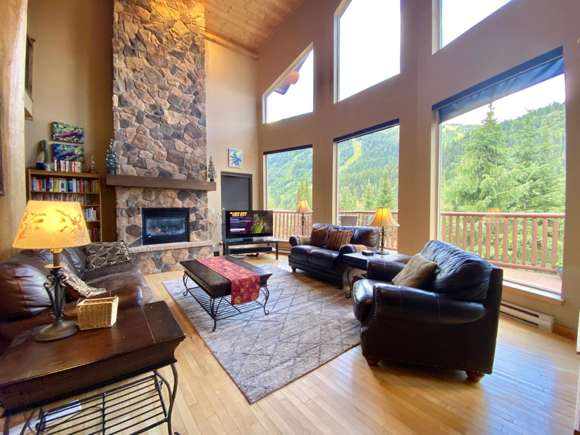 Morrisey Chalet At Sun Peaks Kültér fotó